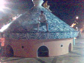 ayoub wald khalti fi tajin